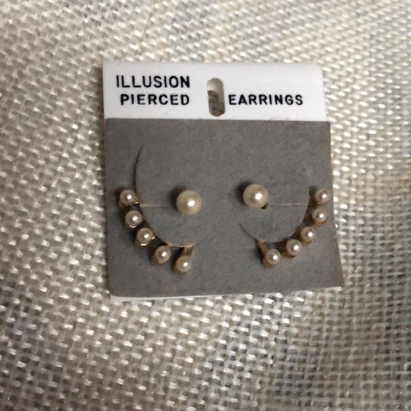 Vintage 🆕 Pearl illusion earrings - Picture 1 of 5
